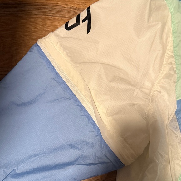 PUMA x Breanna Stewart Windbreaker - Picture 3 of 4